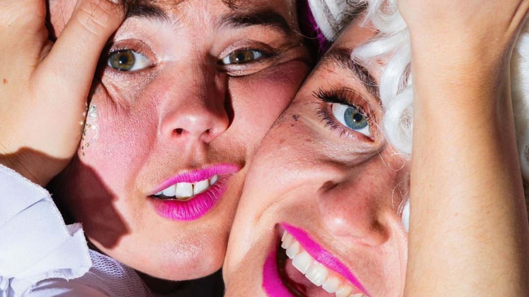 Naughty og Nice i «Naughty Cabaret».